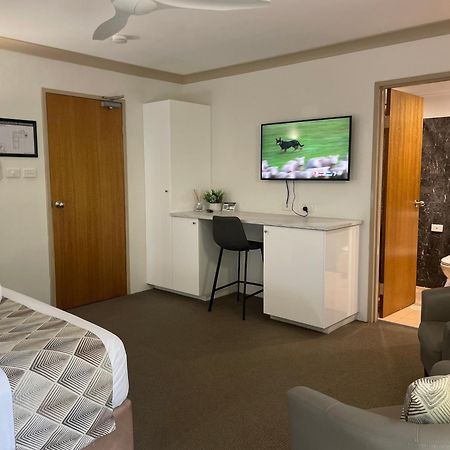 Oasis Inn Ulladulla - Welcoming Guests 18 Years And Older מראה חיצוני תמונה