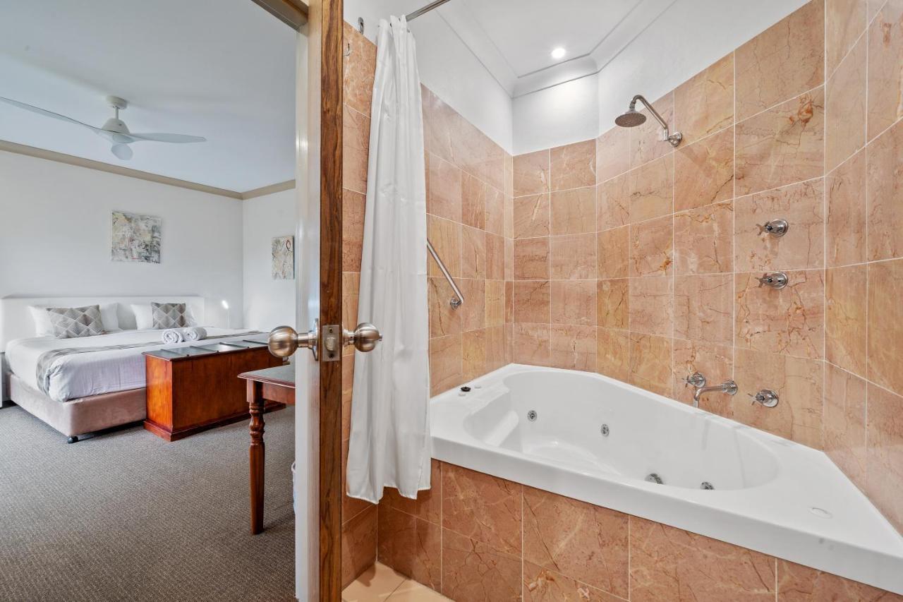 Oasis Inn Ulladulla - Welcoming Guests 18 Years And Older מראה חיצוני תמונה
