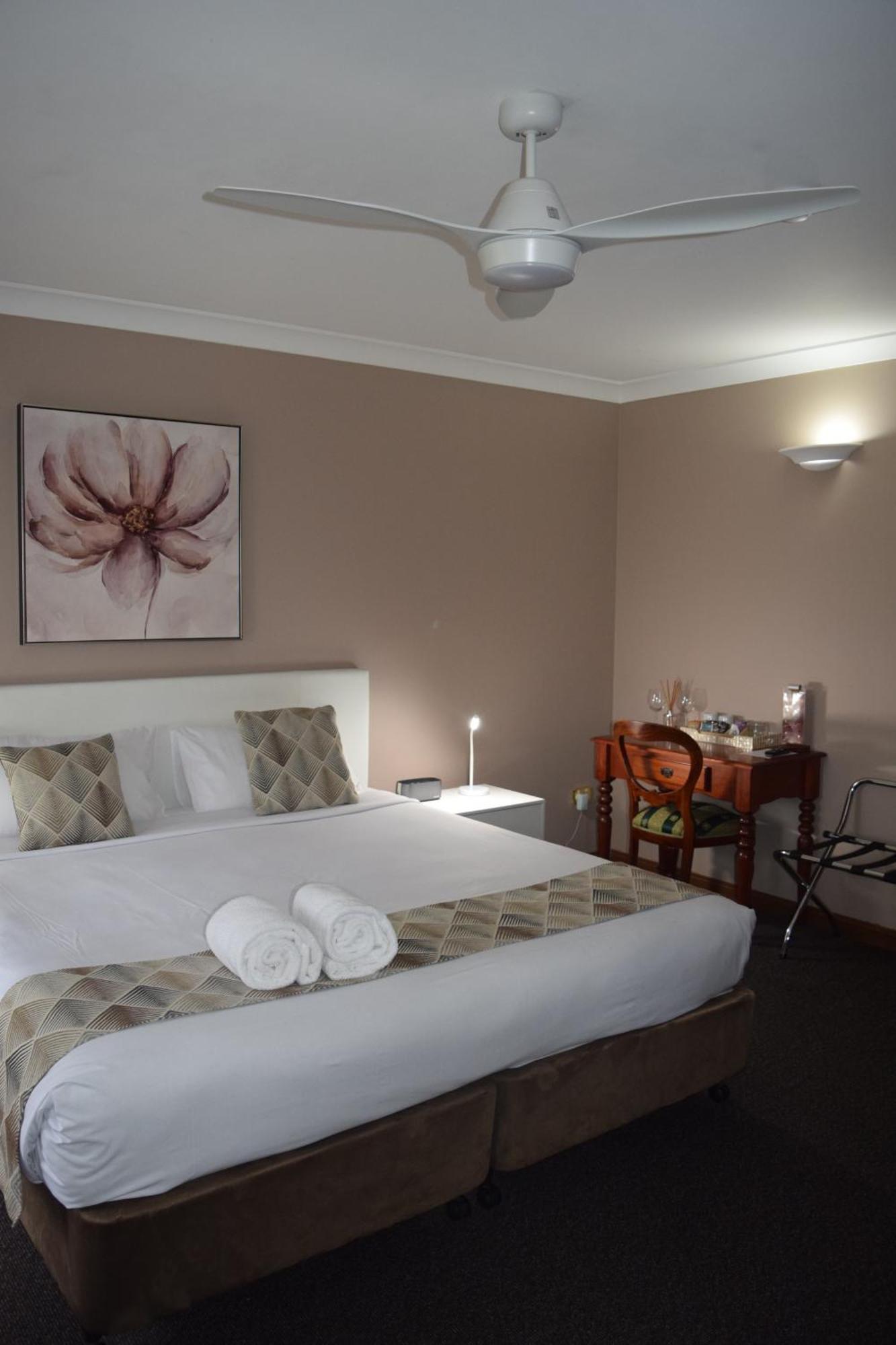 Oasis Inn Ulladulla - Welcoming Guests 18 Years And Older מראה חיצוני תמונה