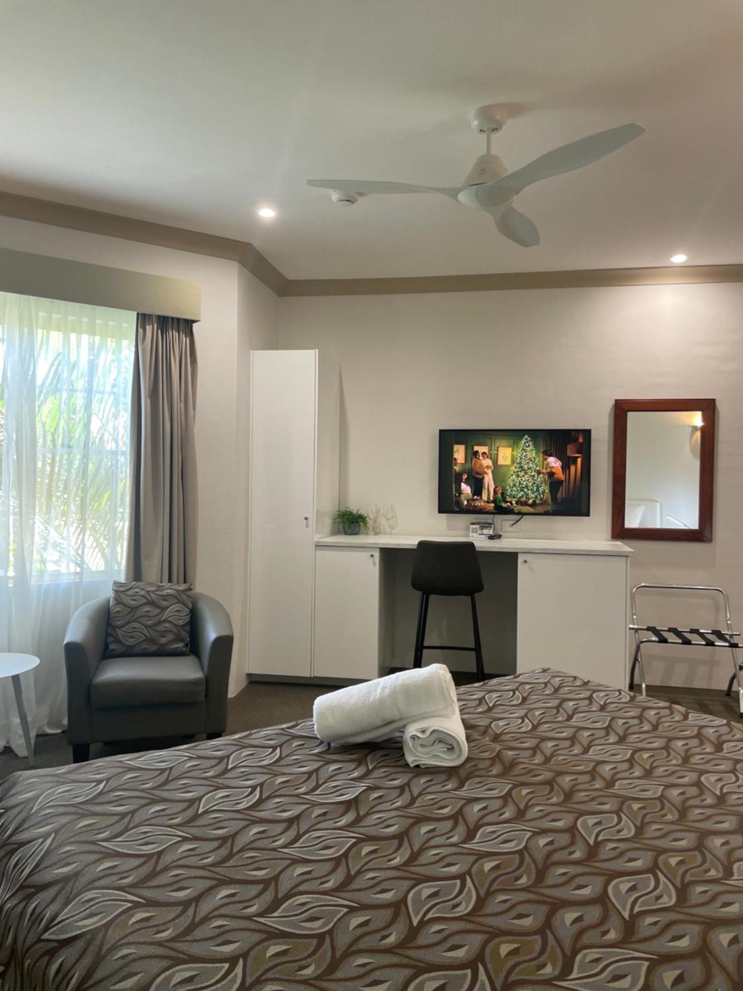 Oasis Inn Ulladulla - Welcoming Guests 18 Years And Older מראה חיצוני תמונה