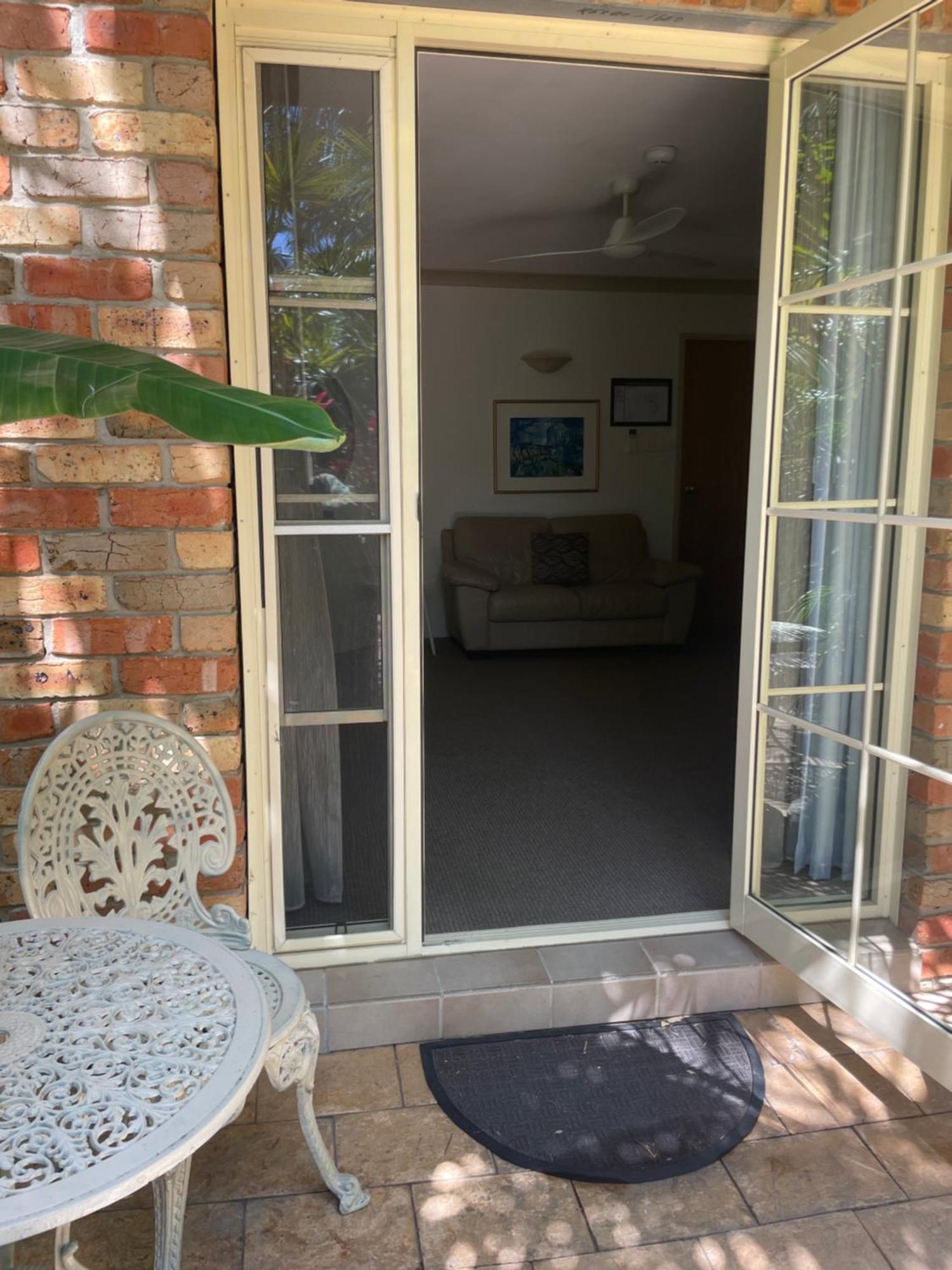 Oasis Inn Ulladulla - Welcoming Guests 18 Years And Older מראה חיצוני תמונה