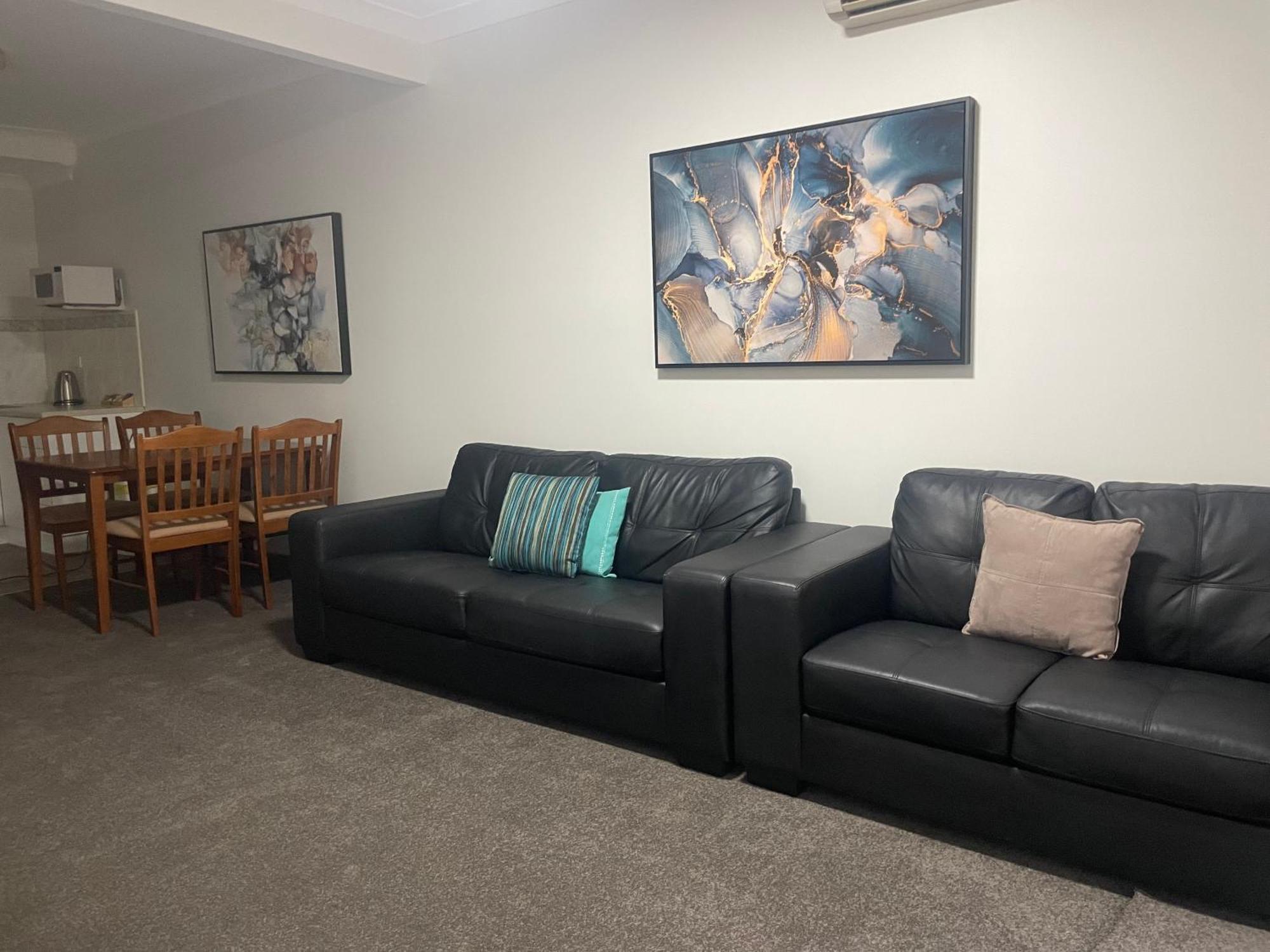 Oasis Inn Ulladulla - Welcoming Guests 18 Years And Older מראה חיצוני תמונה